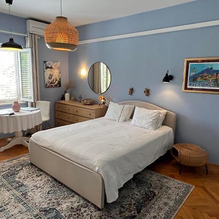 Blue Room And Private Bathroom ซัฟทัท ภายนอก รูปภาพ
