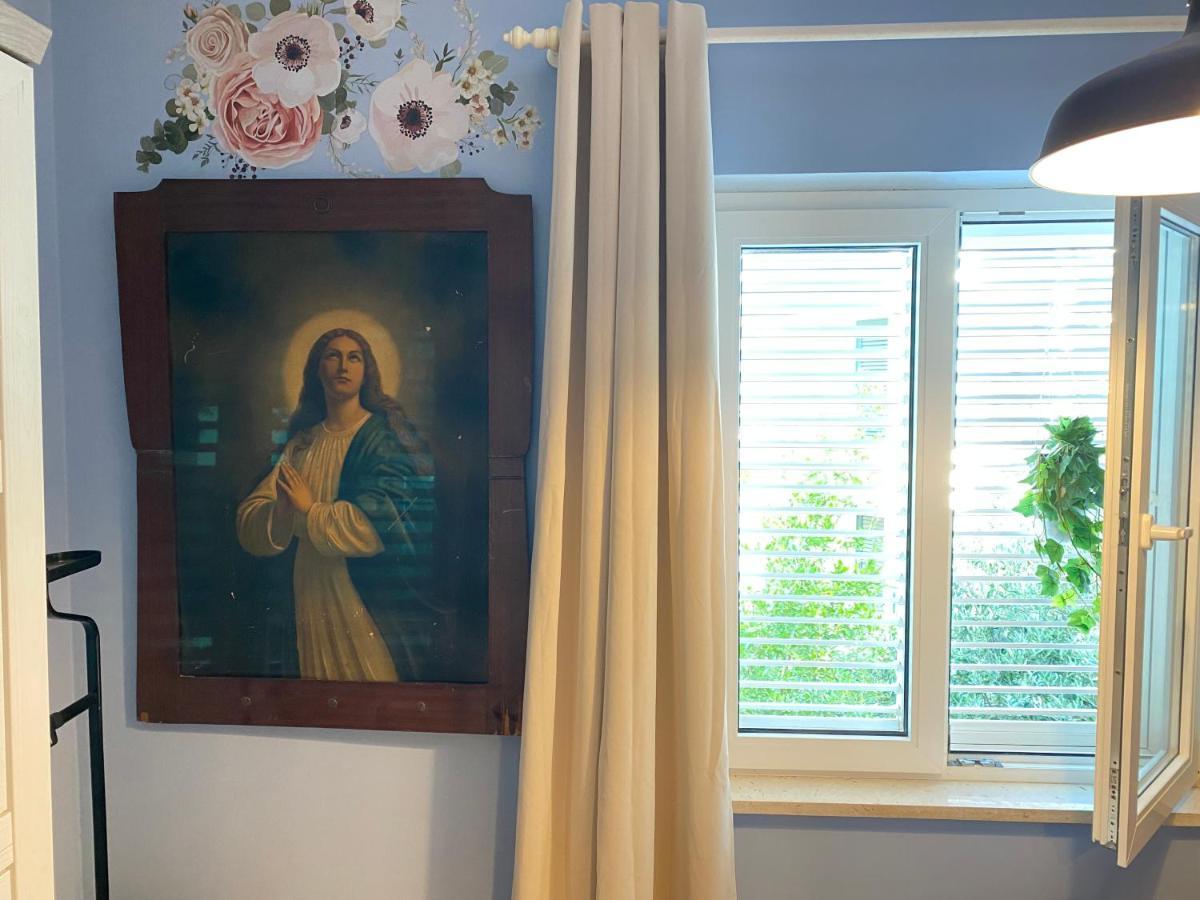 Blue Room And Private Bathroom ซัฟทัท ภายนอก รูปภาพ