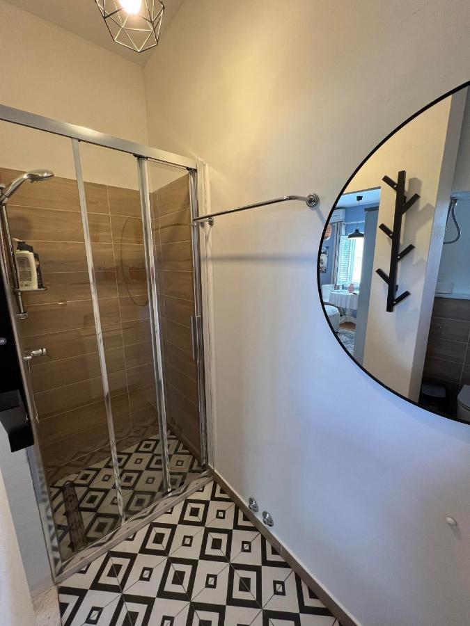 Blue Room And Private Bathroom ซัฟทัท ภายนอก รูปภาพ